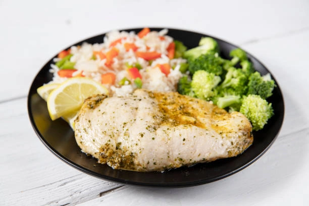 Grilled Chicken Breast with Steamed Vegetables