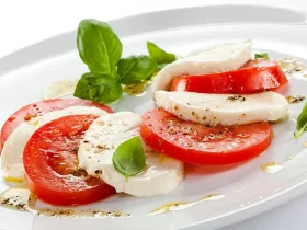 Caprese Salad with Tomatoes and Mozzarella